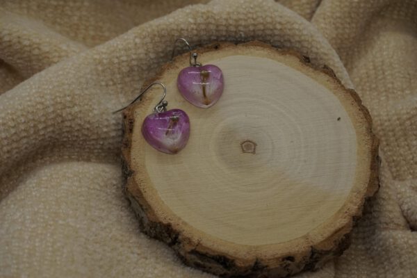 Roestvrijstaal oorbellen met bloemen in resin