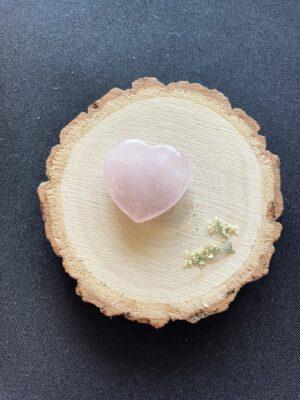 Hart van Rozenkwarts – Symbool van Liefde en Harmonie