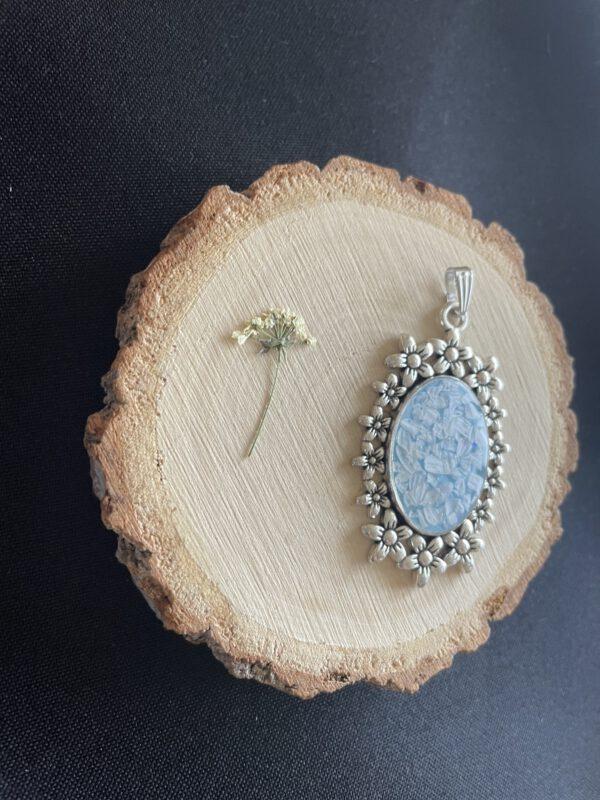 Prachtige Hanger Blauw met Witte Bloemen