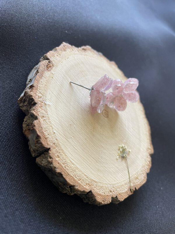 Elegante Bloem oorbellen van Resin en Roestvrij Staal in de kleur Roze Glitter 