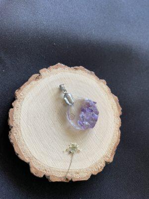 Ronde Resin Hanger met Amethist – Afgewerkt met Roestvrijstaal