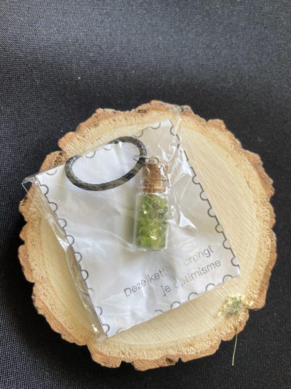 Cadeauverpakking Waxkoord Ketting met Olivijn Fles