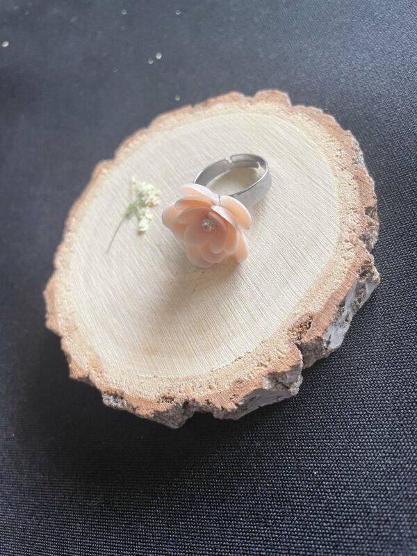 Roestvrijstalen Verstelbare Ring met Handgemaakte Bloem – Uniek en Elegant
