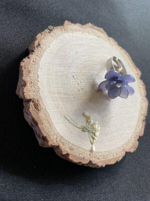 Roestvrijstalen Verstelbare Ring met Handgemaakte Bloem Paars – Uniek en Elegant