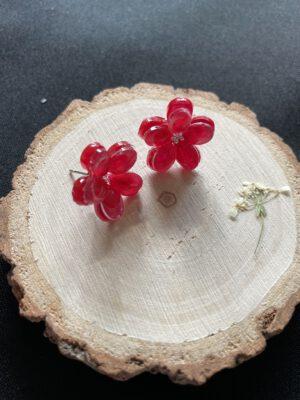Elegante Bloem oorbellen van Resin en Roestvrij Staal in de kleur rood 