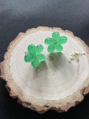 Elegante Bloem oorbellen van Resin Groen
