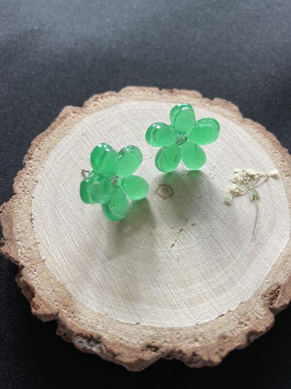 Elegante Bloem oorbellen van Resin Groen