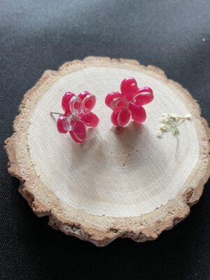 Elegante Bloem oorbellen van Resin en Roestvrij Staal in de kleur Red Roses