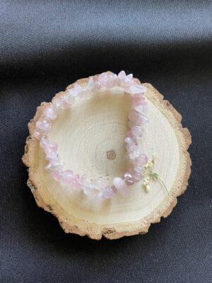 Elastiek armband met Rozenkwarts Split trommelsteentjes