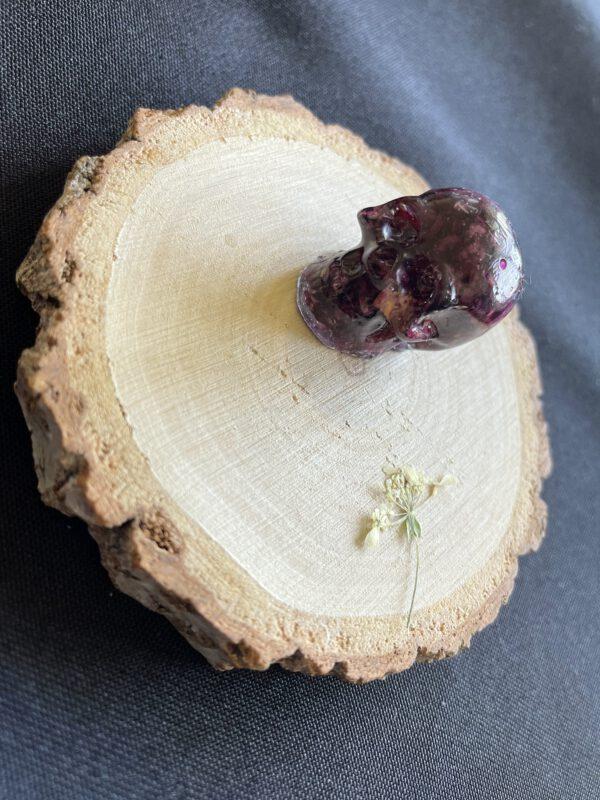 Resin Schedel met Gedroogde Roze Bloemen