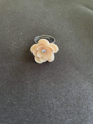 Roestvrijstalen Verstelbare Ring met Handgemaakte Bloem – Uniek en Elegant