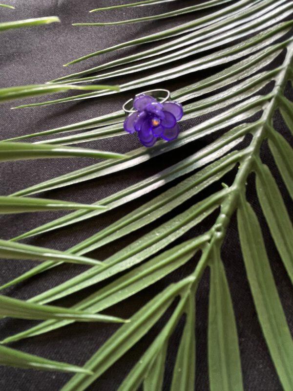Roestvrijstalen Verstelbare Ring met Handgemaakte Bloem Paars – Uniek en Elegant