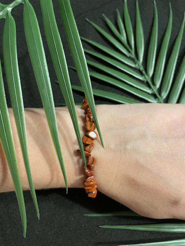 Elastiek armband met Rode Jaspis Split trommelsteentjes