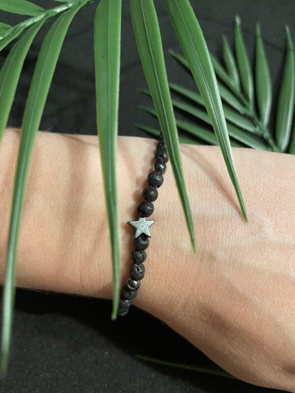 Elastiek Armband Lavasteen en Ster Hematiet 4mm