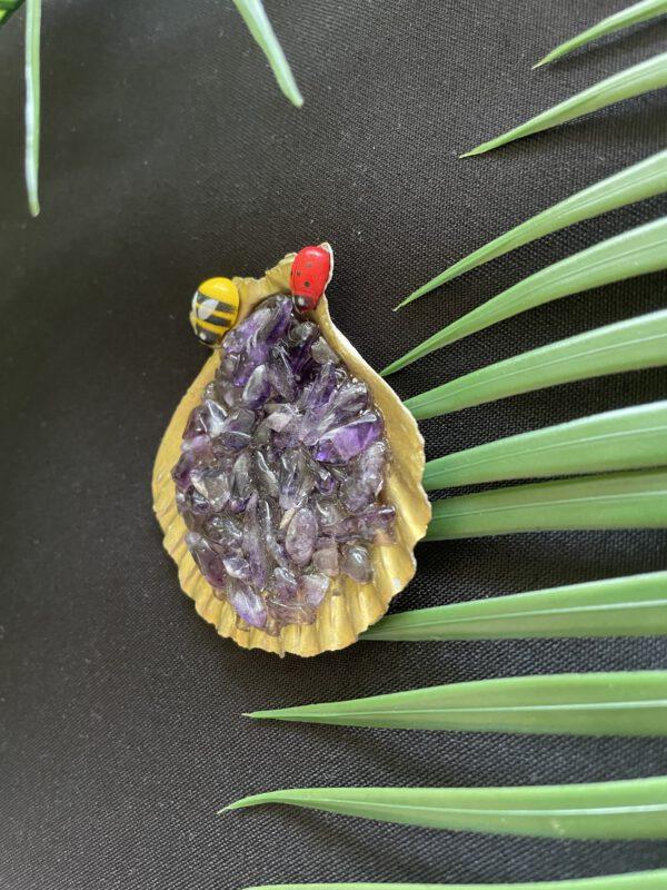 Goud Schelp met Amethist Trommelsteentjes beestjes