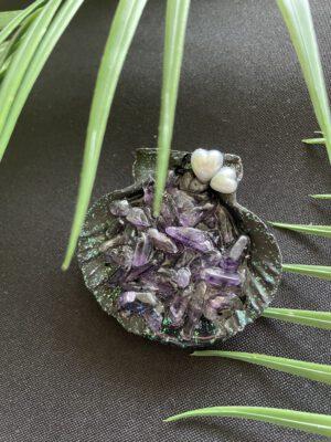 Zwart Glitter Schelp met Amethist Trommelsteentjes