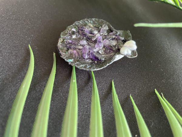Zwart Glitter Schelp met Amethist Trommelsteentjes